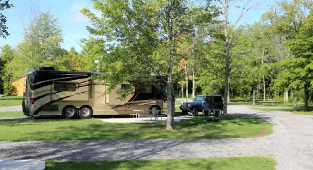 Deluxe Pull-Thru RV site, HTR Niagara - New York